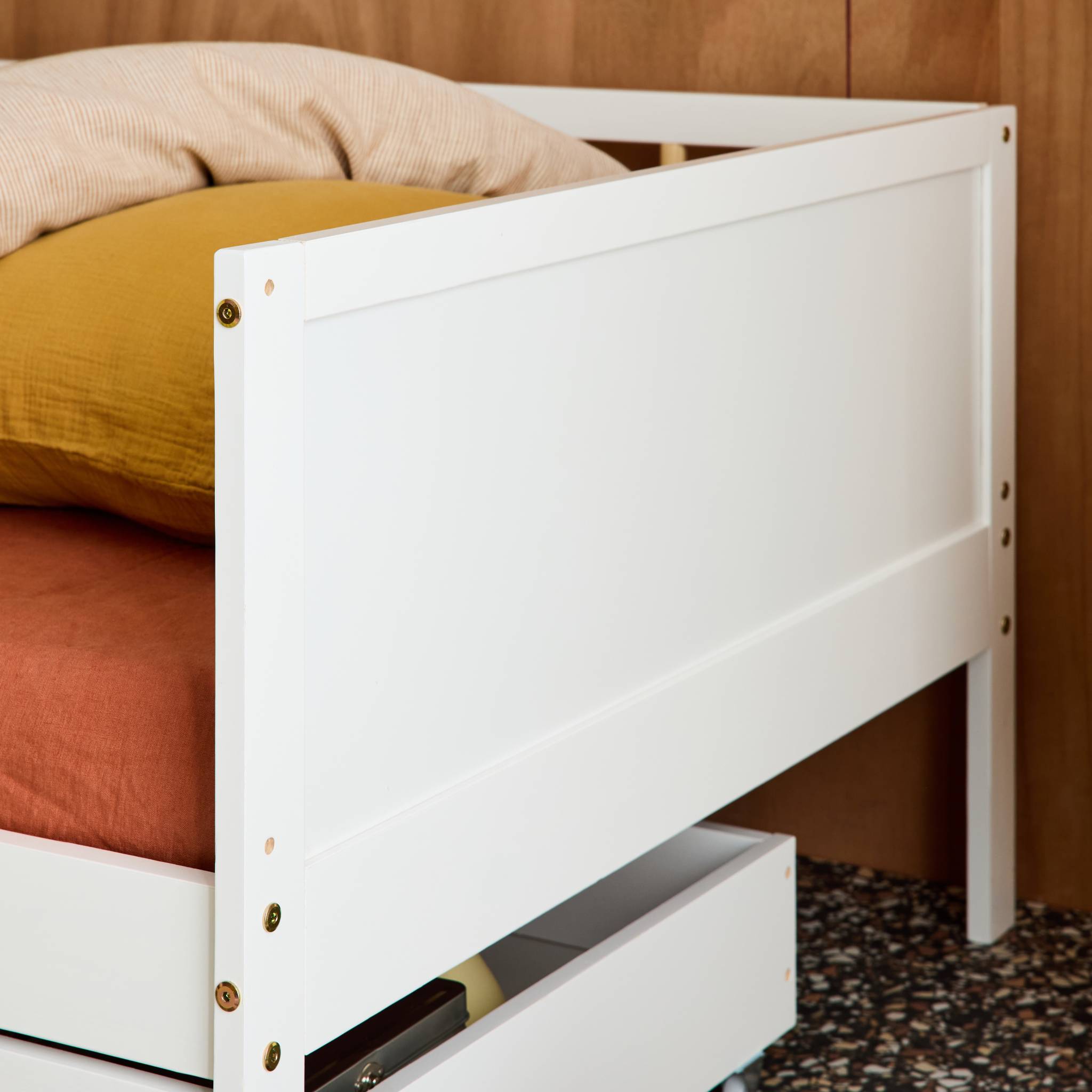 Lit enfant 90 x 190 cm pin naturel sommier à lattes inclus ELIO