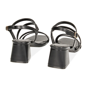 Sandalias con tacones negras