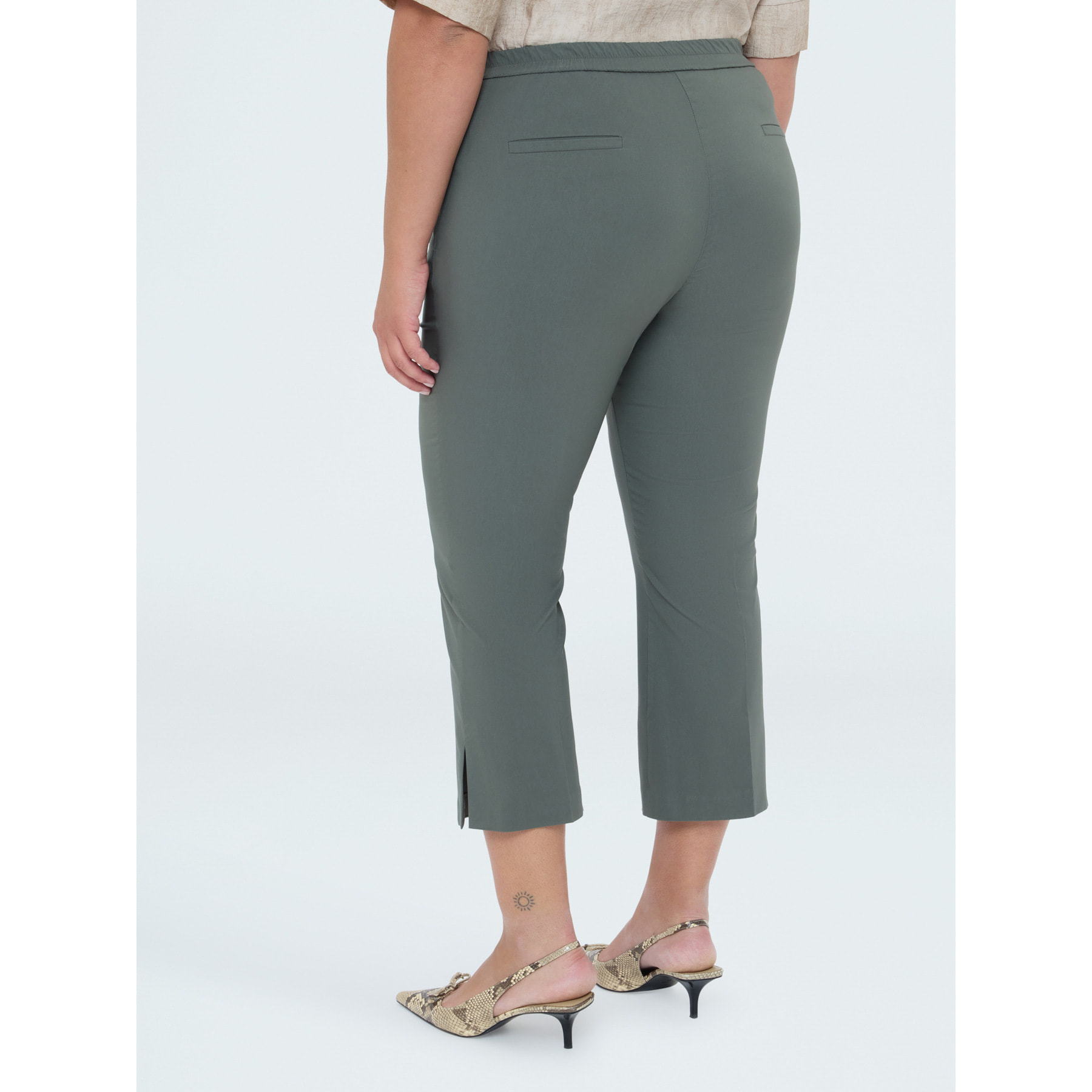 Fiorella Rubino - Pantalones Kick Flare en tejido elástico - Verde militare