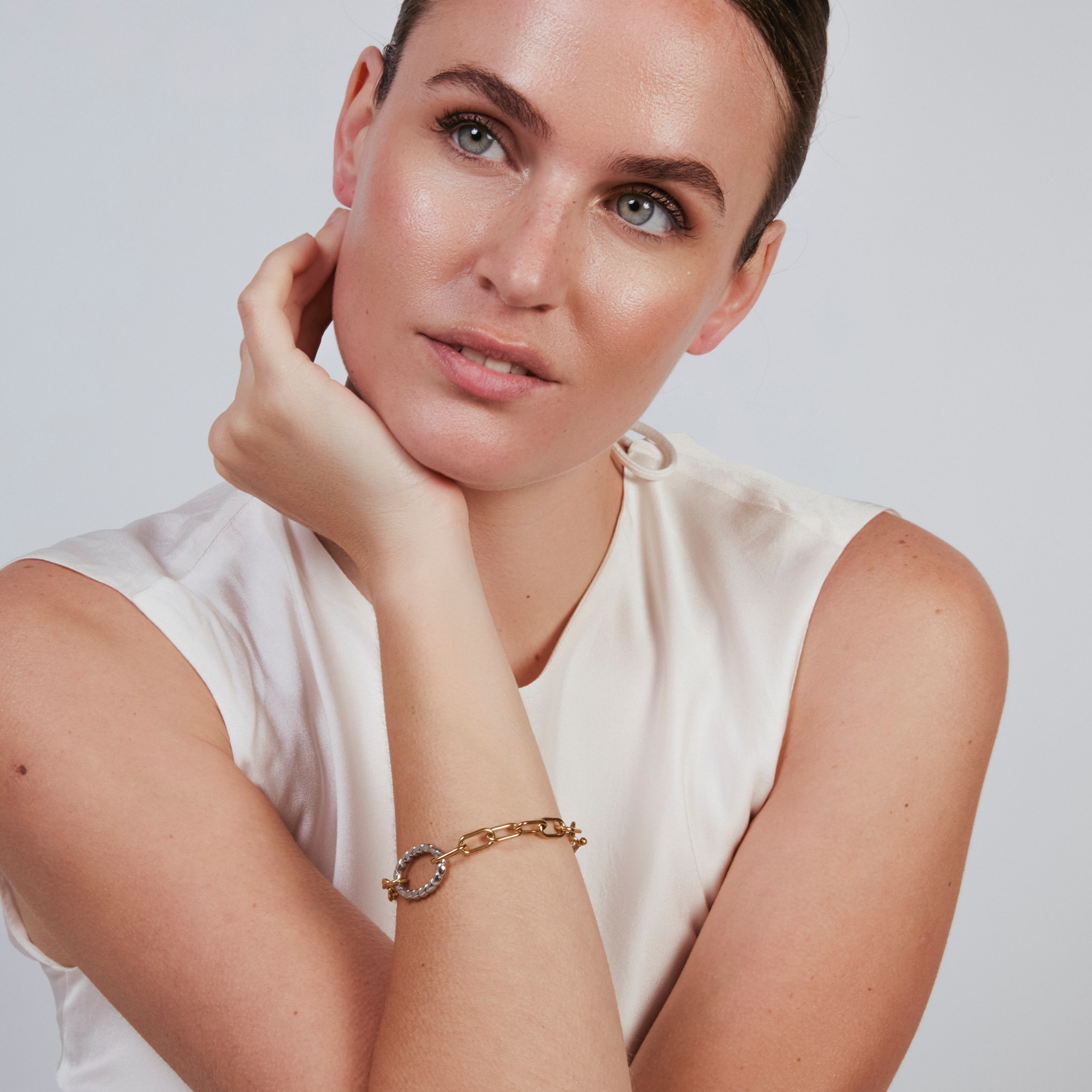 Pulsera Hiami acabado oro 18k y plata