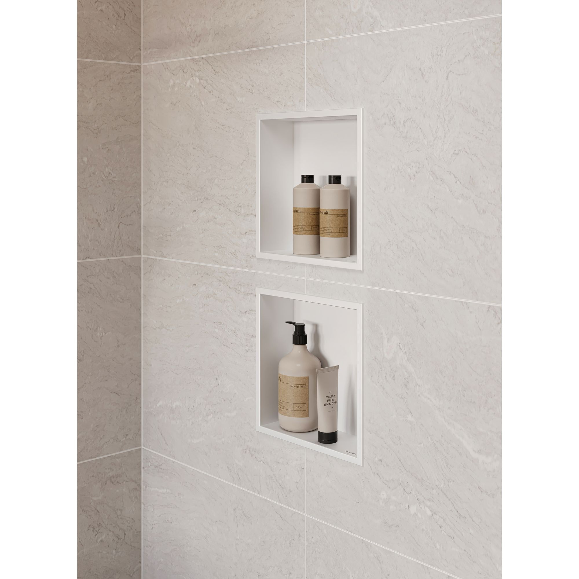 XtraStoris niche murale 300/300/70 avec cadre intégré blanc mat