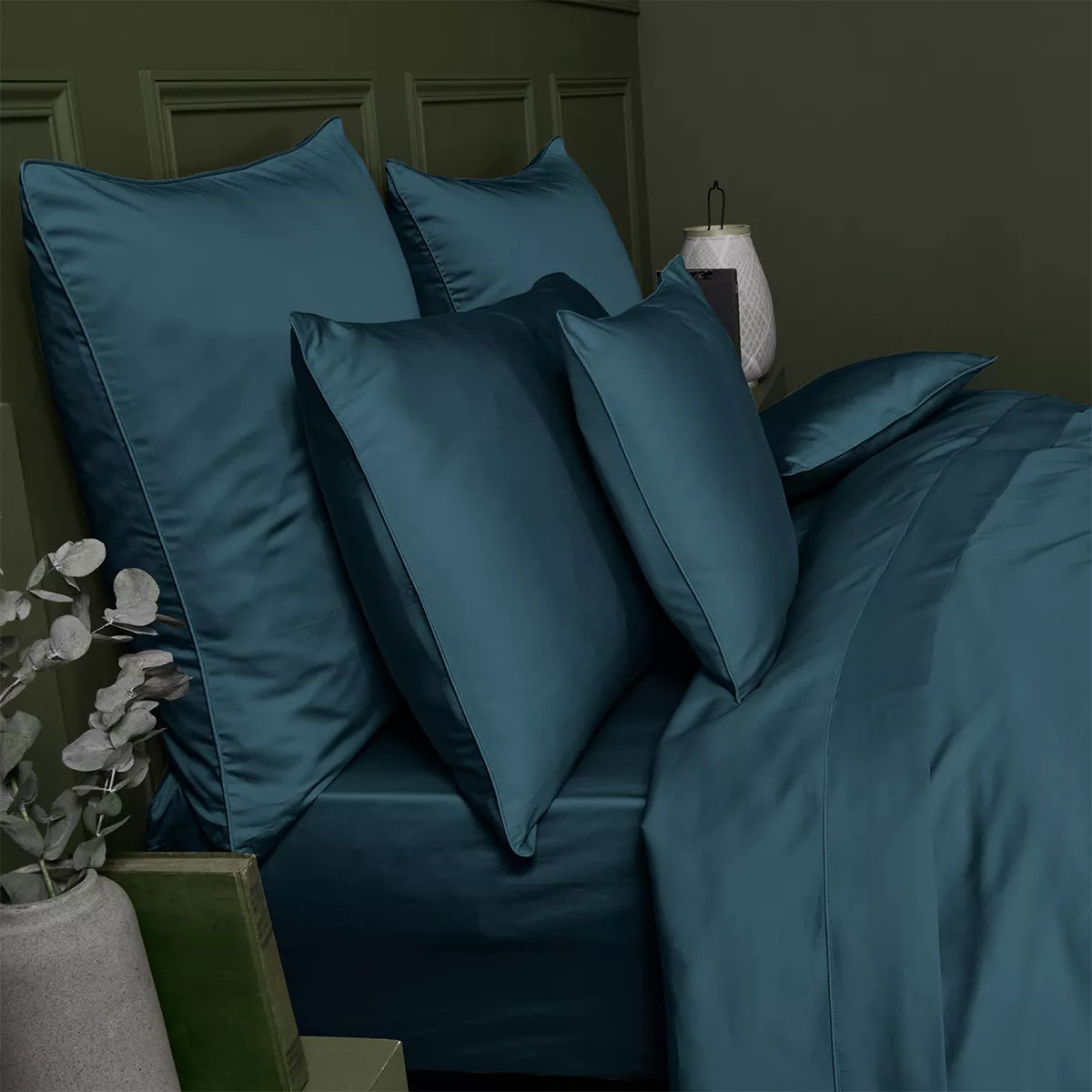 Taie d'oreiller satin de coton uni bleu Ava uni bleu ardoise