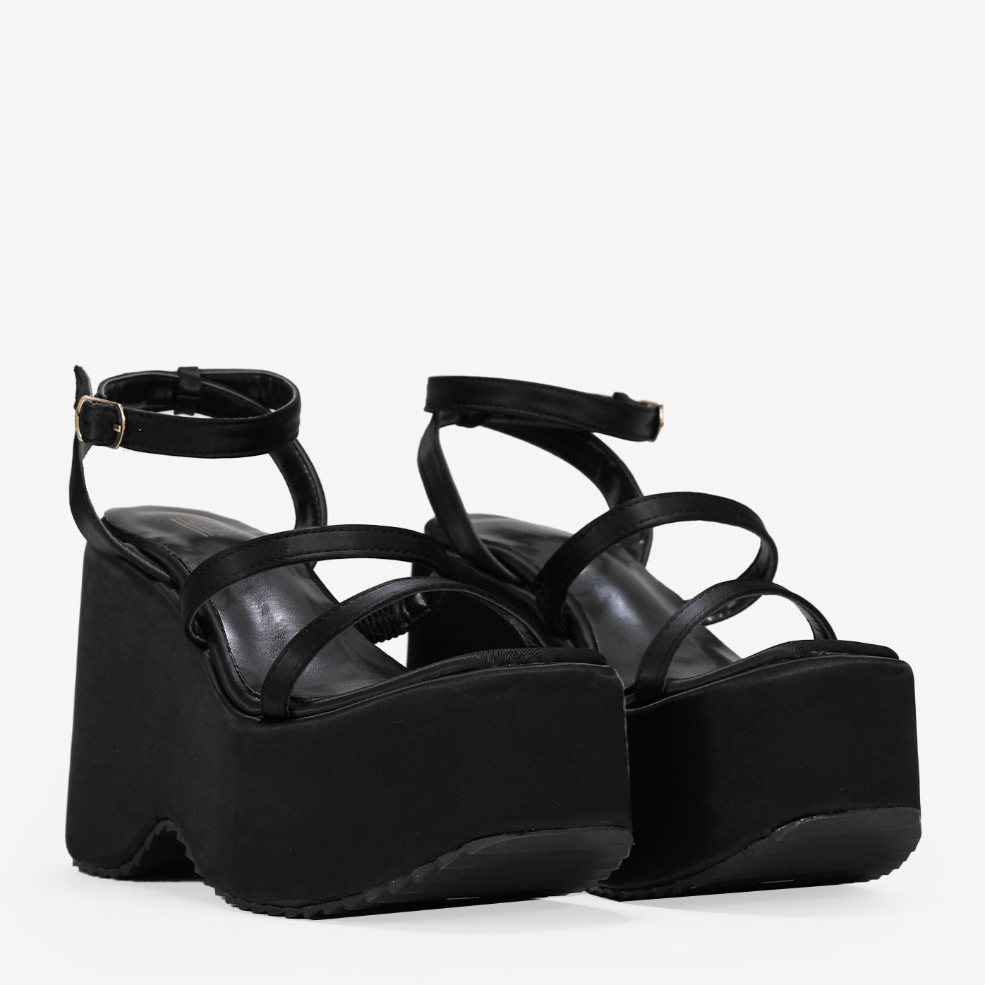 Sandalias de cuña y plataforma negras en satén