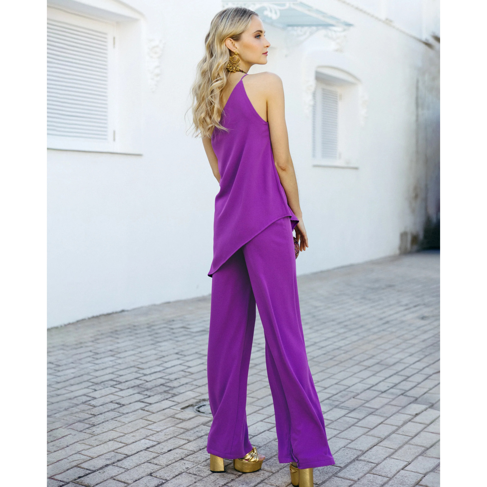 Blusa de mujer asimétrica sin mangas