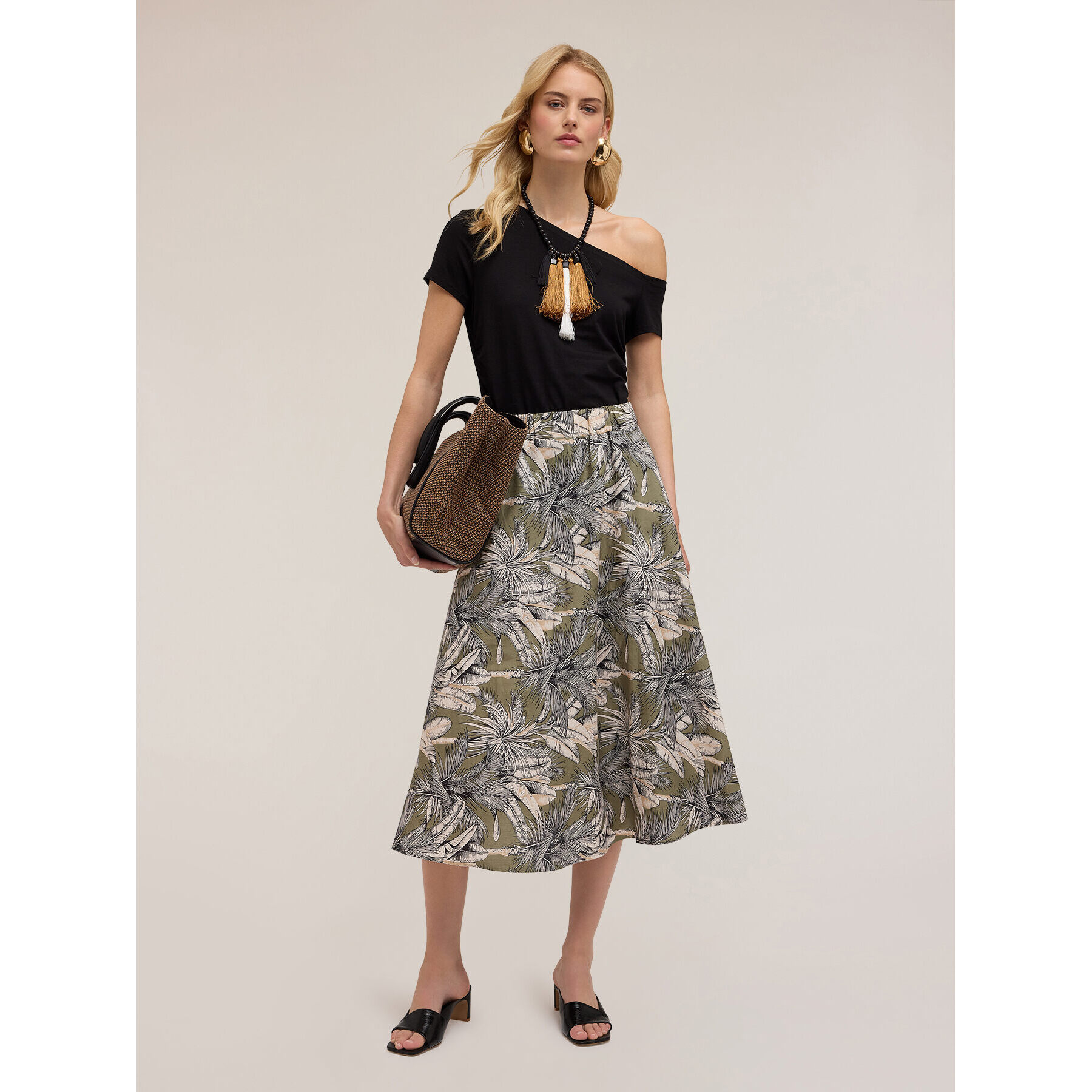 Motivi - Camiseta con escote asimétrico - Negro