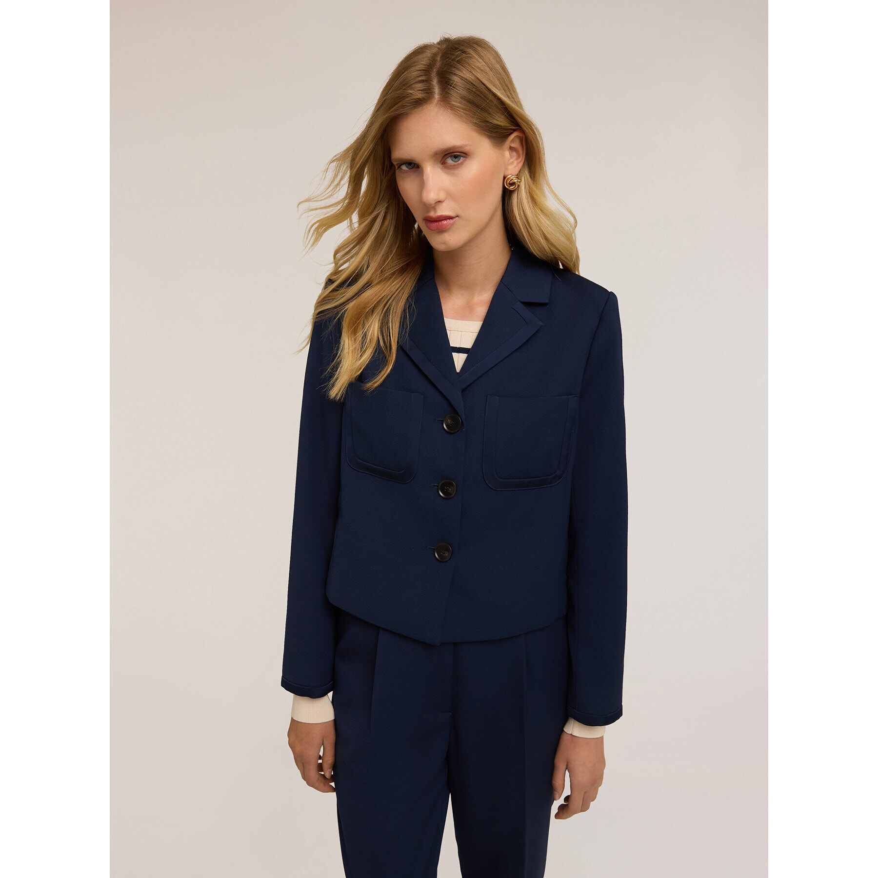 Motivi - Chaqueta corta con inserciones de raso - Azul