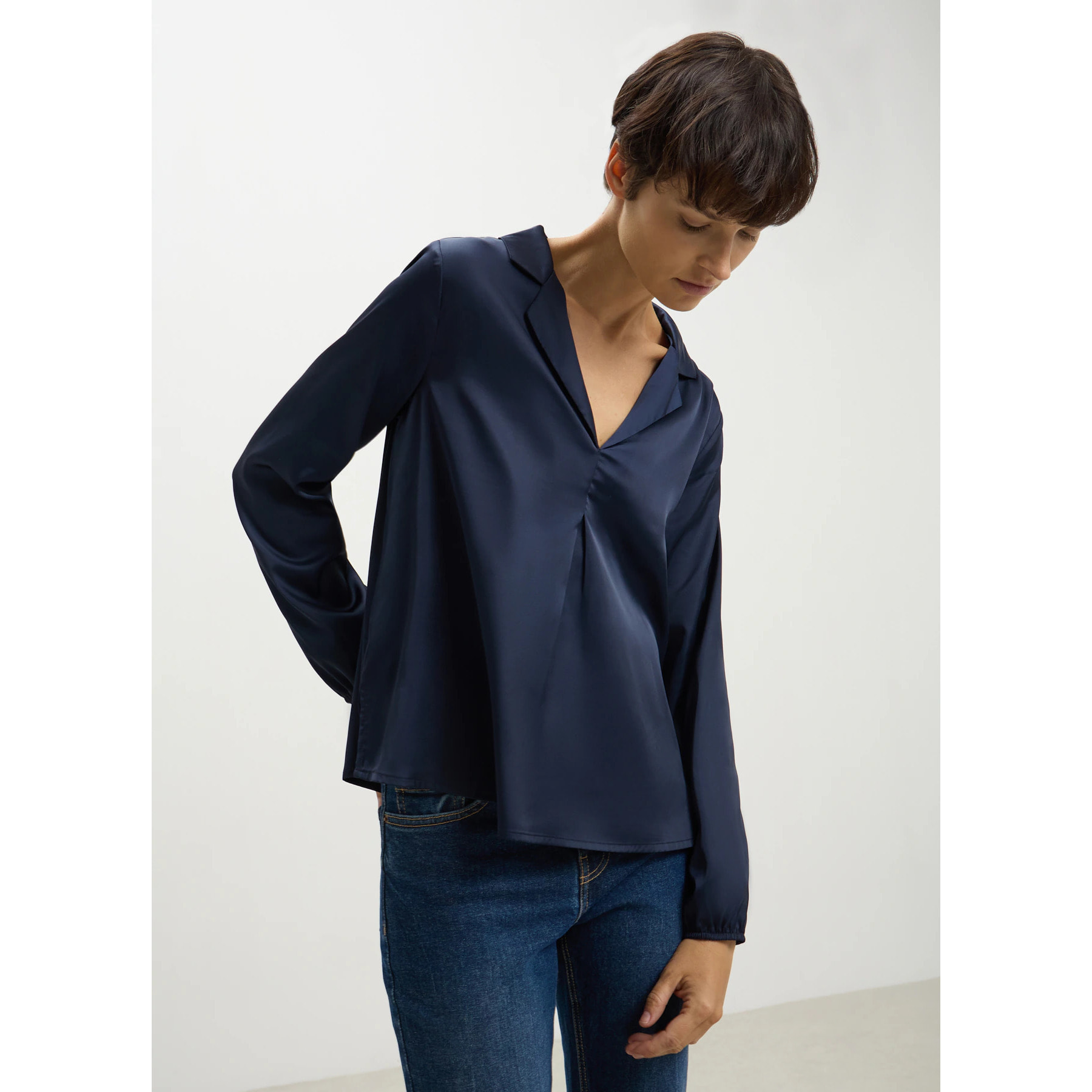 Blusa in raso scollo a v