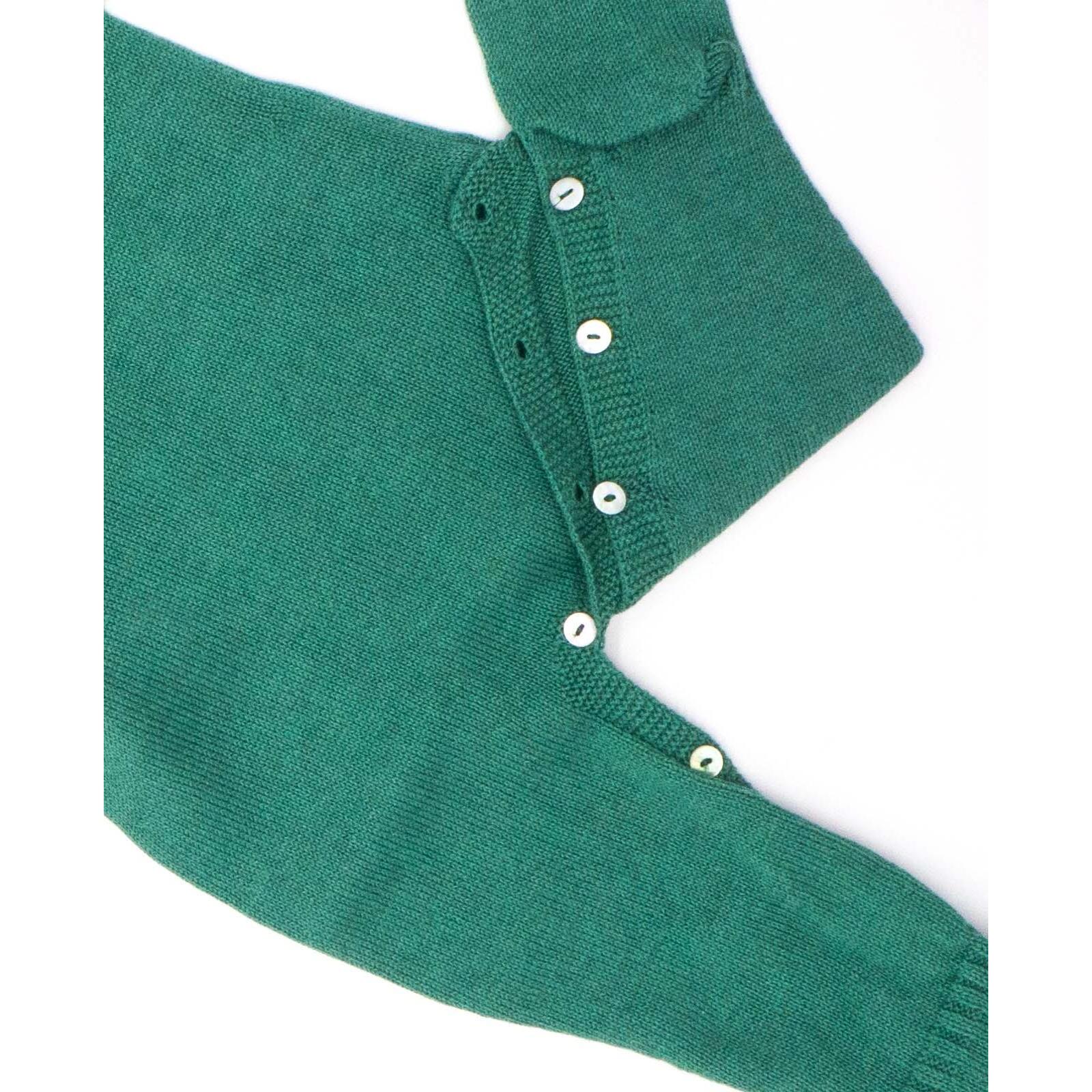 Pelele verde con dibujo conejo en el centro