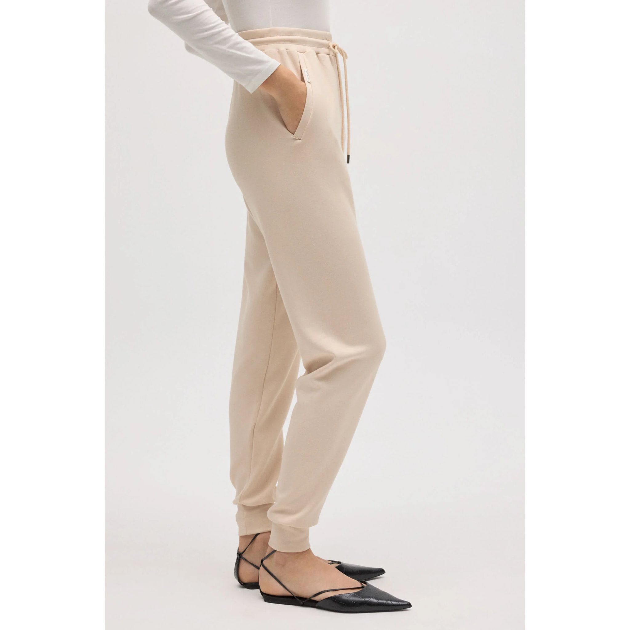 Pantaloni jogger fluidi color avorio