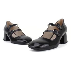 Salón de piel acharolada color negro estilo Mary Jane. Tacón de 4 cm