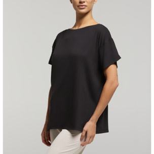 Maglia manica corta scollo barchetta in viscosa sostenibile vestibilità over