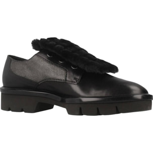 Zapatos Casual Mujer de la marca GEOX  modelo D QUINLYNN PLUS GRIS