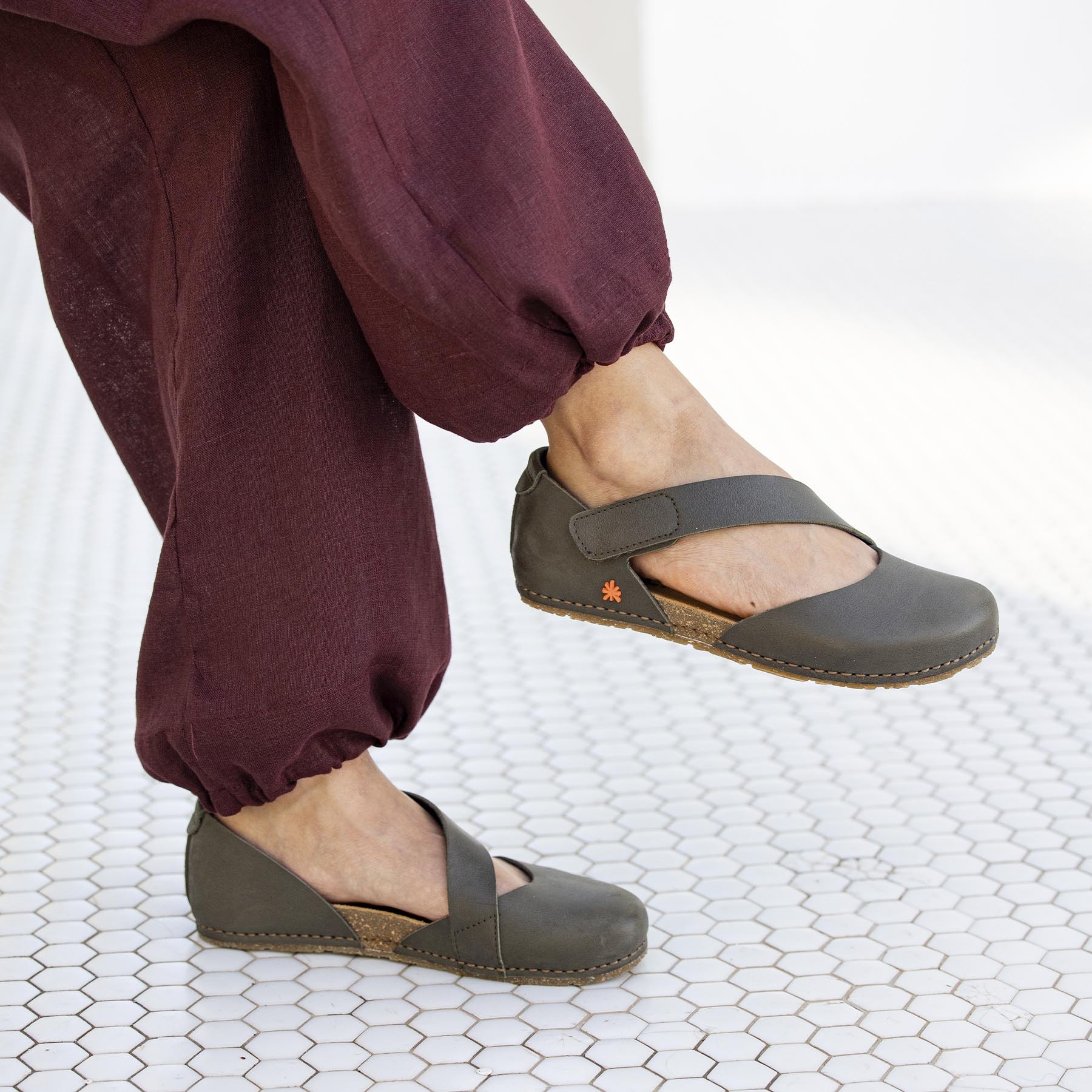 Sandalias 0384 ROMA KAKI/ CRETA color Kaki