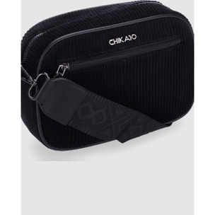 Bolso - Negro - Medida: 23 cm x 16 cm x 8 cm