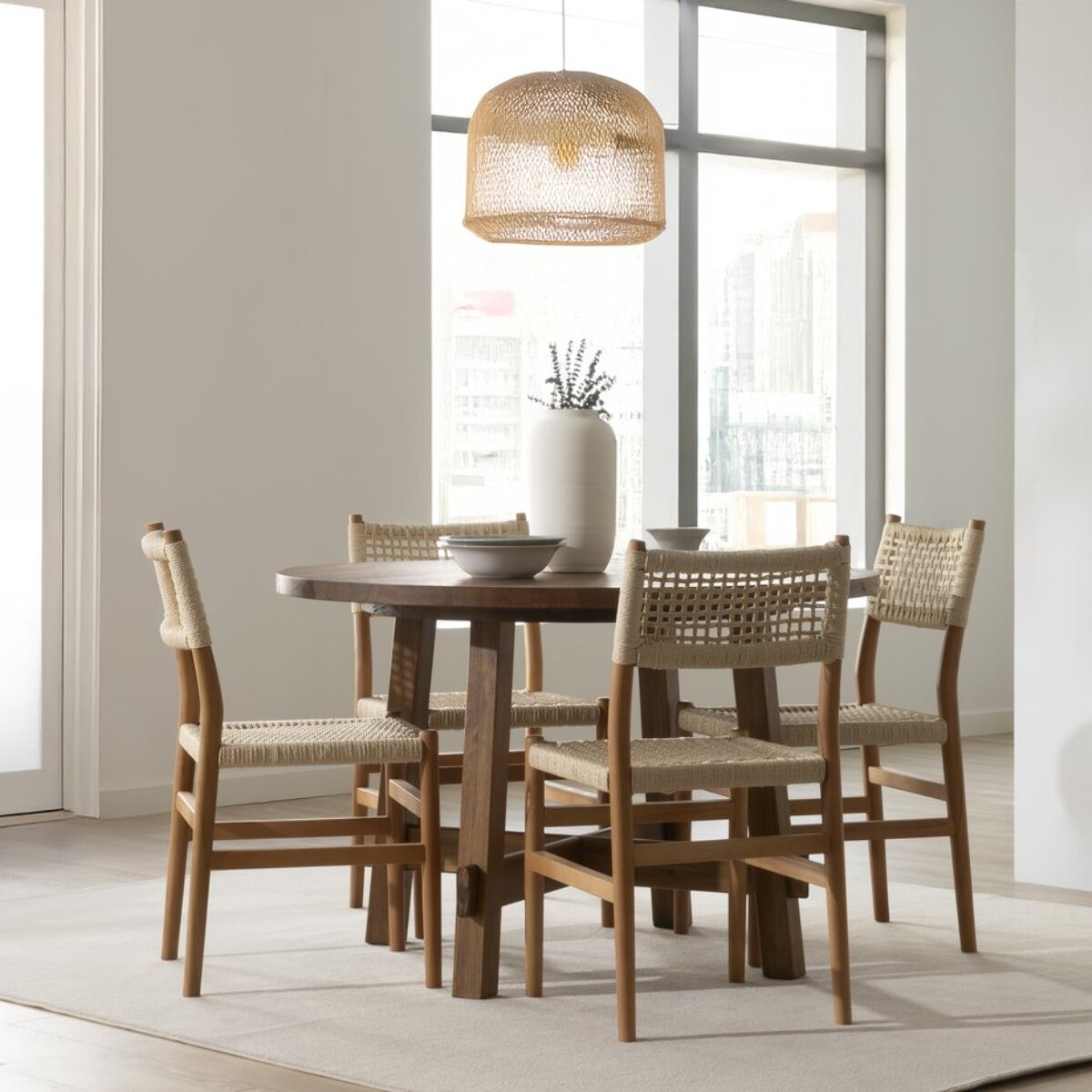 Table à manger Nevile -bois massif d'araucaria-couleur noyer 120 x 78 x 120 cm