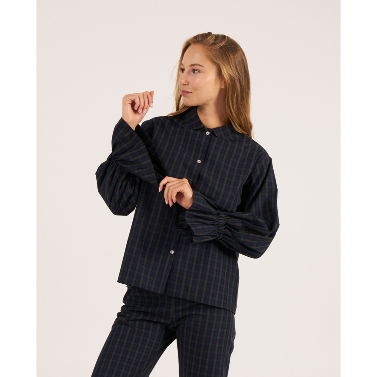 Camiseta de pijama de mujer abotonada con estampado de cuadros