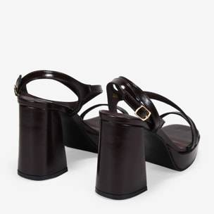 Sandalias de fiesta marrones con tacón y plataforma