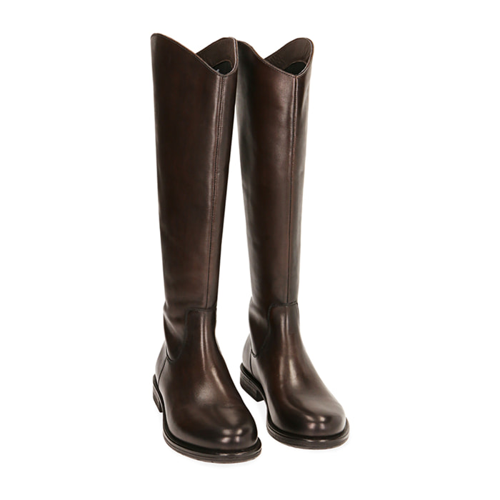 Botas de cuero marrón oscuro