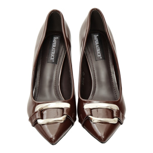 Decolletè in simil pelle verniciata con fibbia