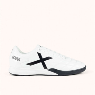 MUNICH M39 04 Zapatillas urbanas de inspiración futsal en color blanco