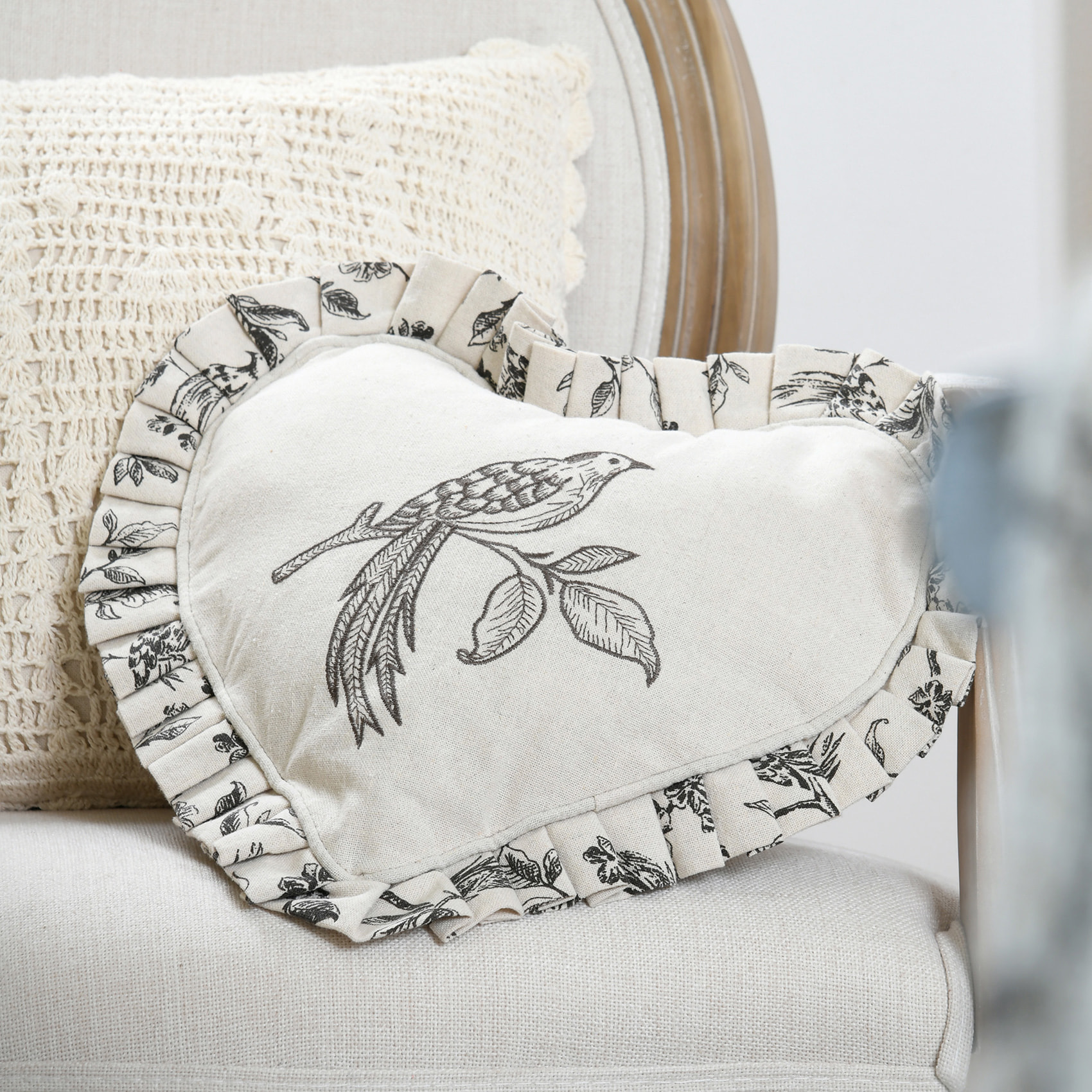 Coussin coeur style campagne chic - Ecru