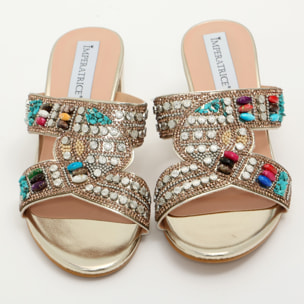 Sandali in simil pelle con tacco comodo ed applicazione di strass e pietre