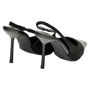 Decolletè in simil-pelle scamosciata con punta pitonata