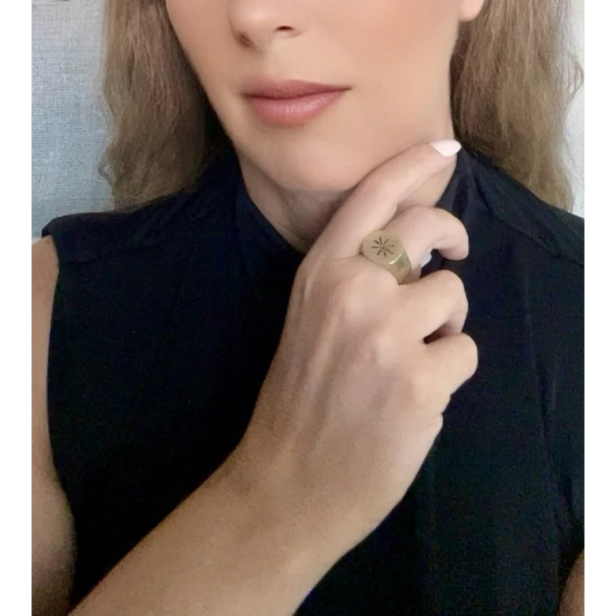 Anillo Sello Estelar en dorado chapado latón