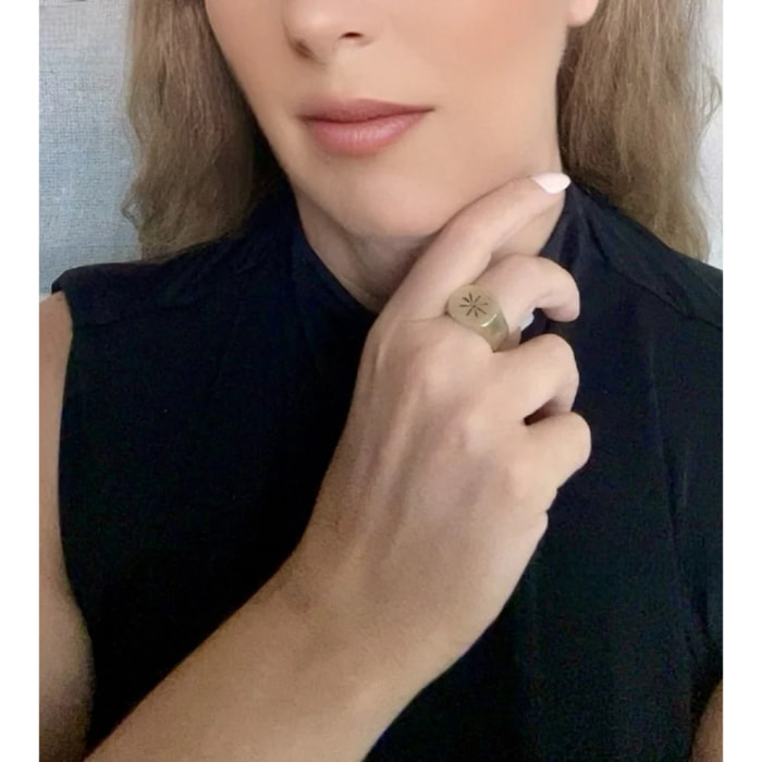 Anillo Sello Estelar en dorado chapado latón