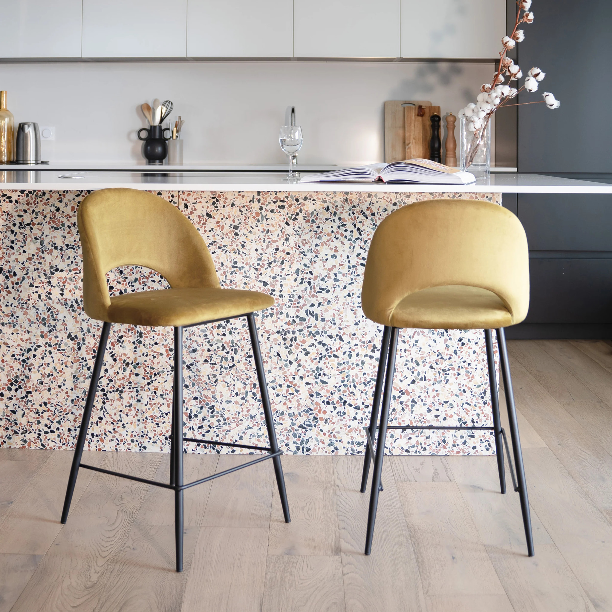 Lot de 2 chaises pour îlot central 65 cm en velours jaune - Pénélope