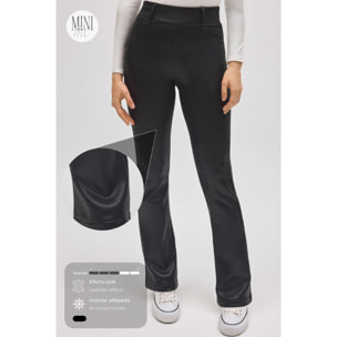 Pantaloni termici svasati effetto pelle elasticizzata nera