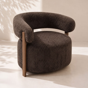 Fauteuil arrondi en tissu chenille effet fourrure cacao NOUBIA