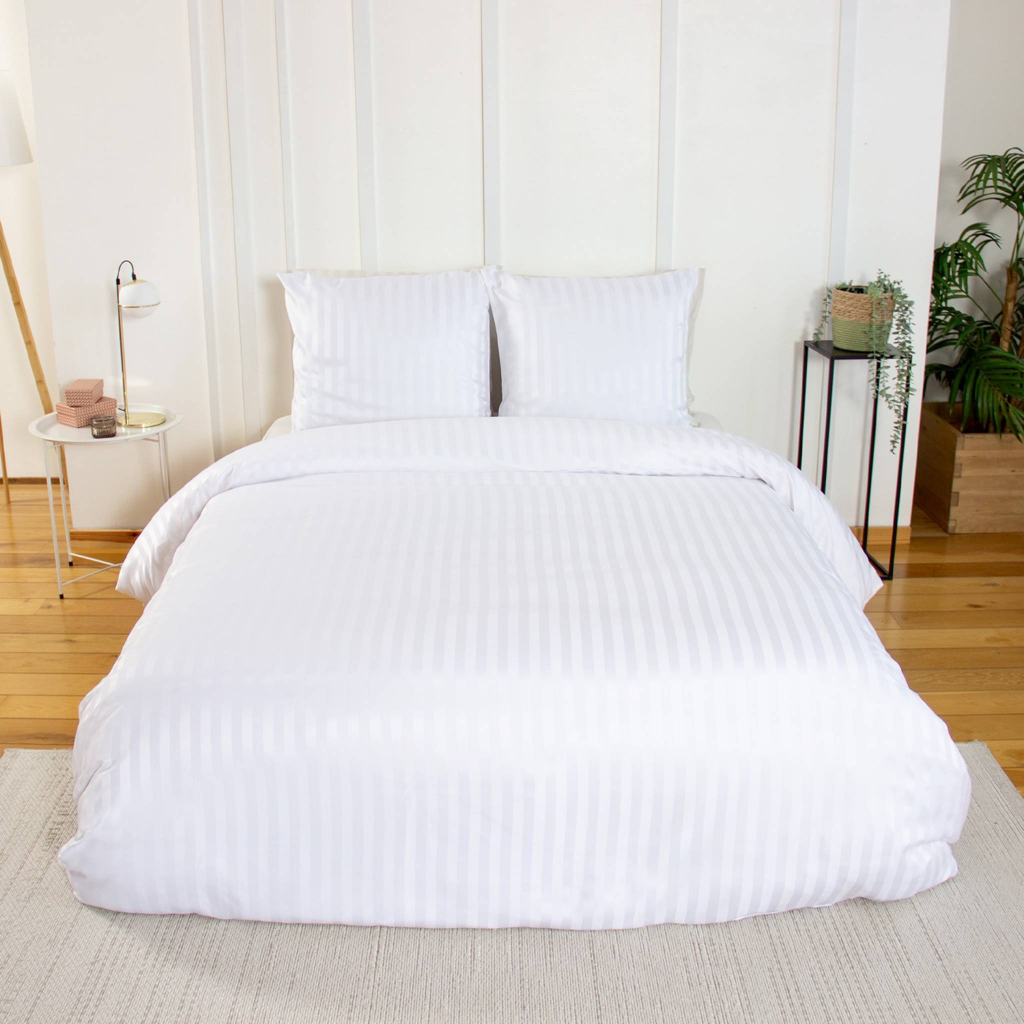 Parure de lit polyester effet satin fines rayures 2 places blanc 240x220cm - Andréa