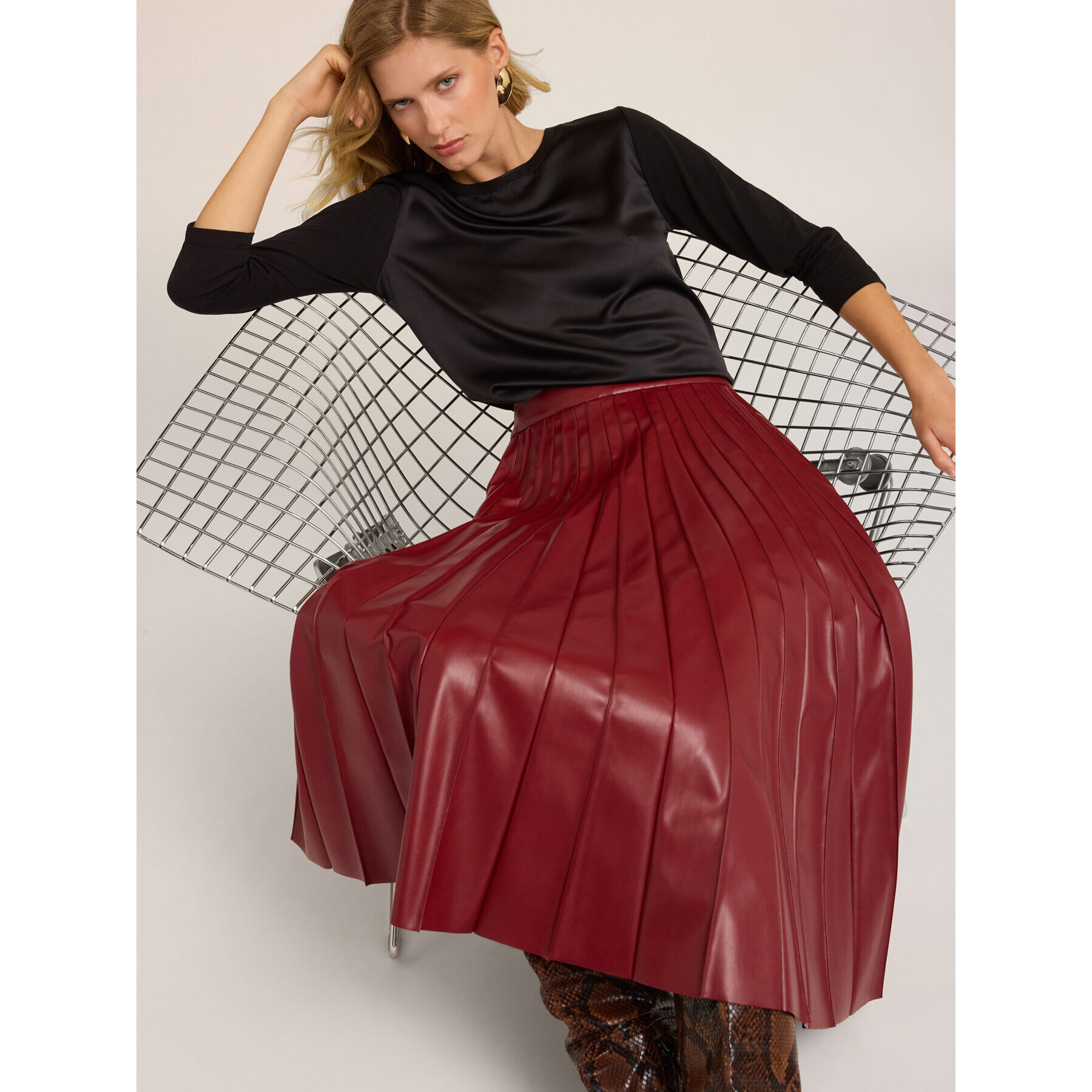 Motivi - Falda plisada de tela revestida - Burgundy