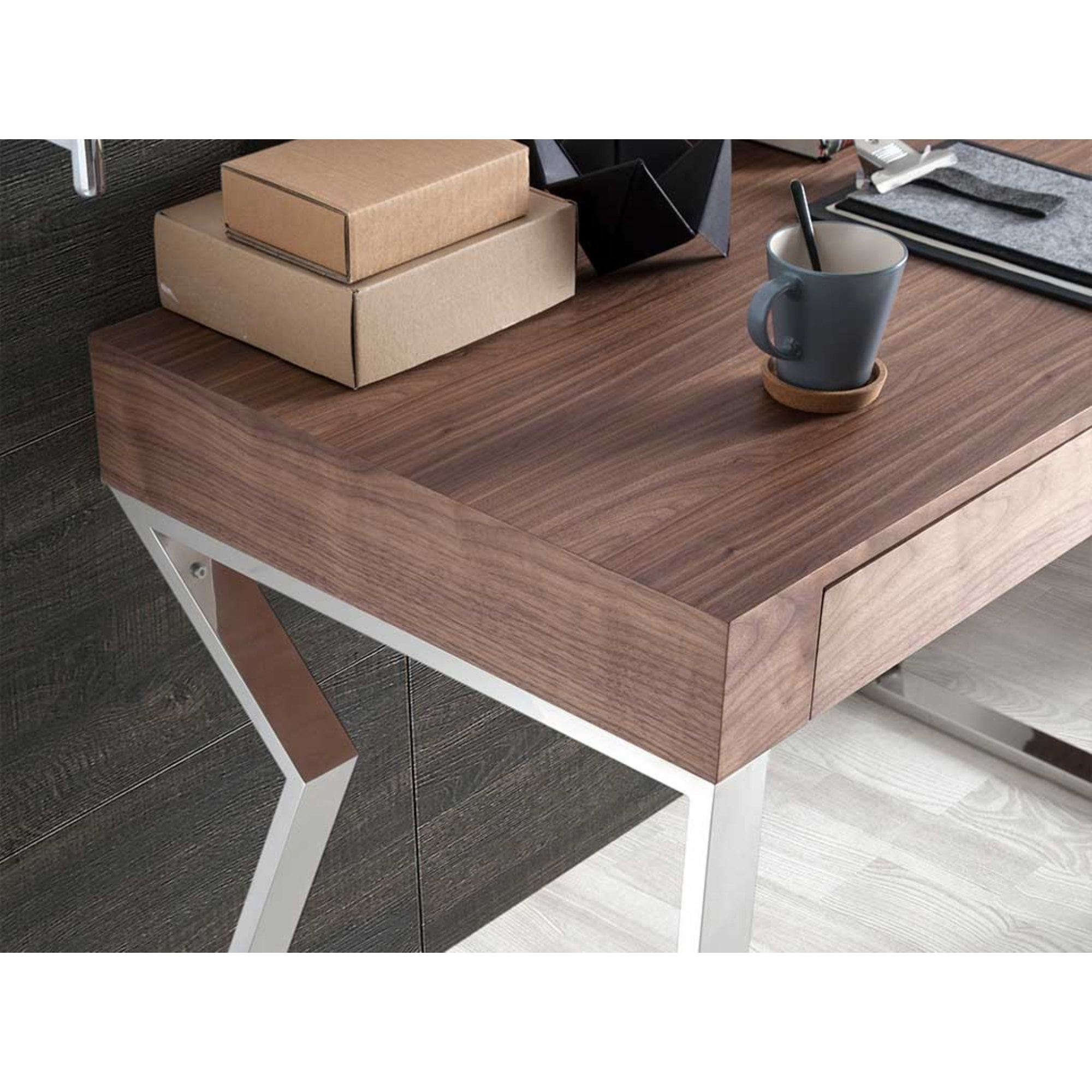 Escritorio – Nogal y metal cromado