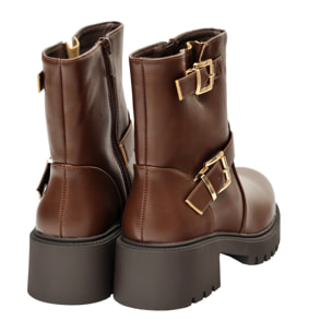 Stivaletti in simil pelle con fondo in gomma