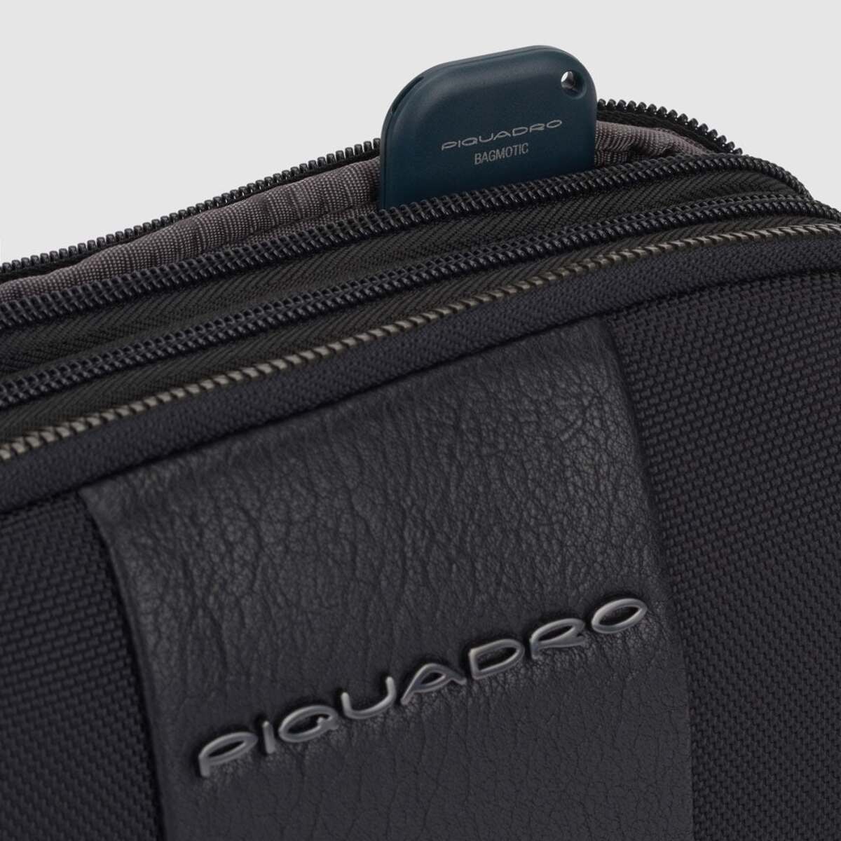 Piquadro Pochette uomo a due scomparti in tessuto riciclato