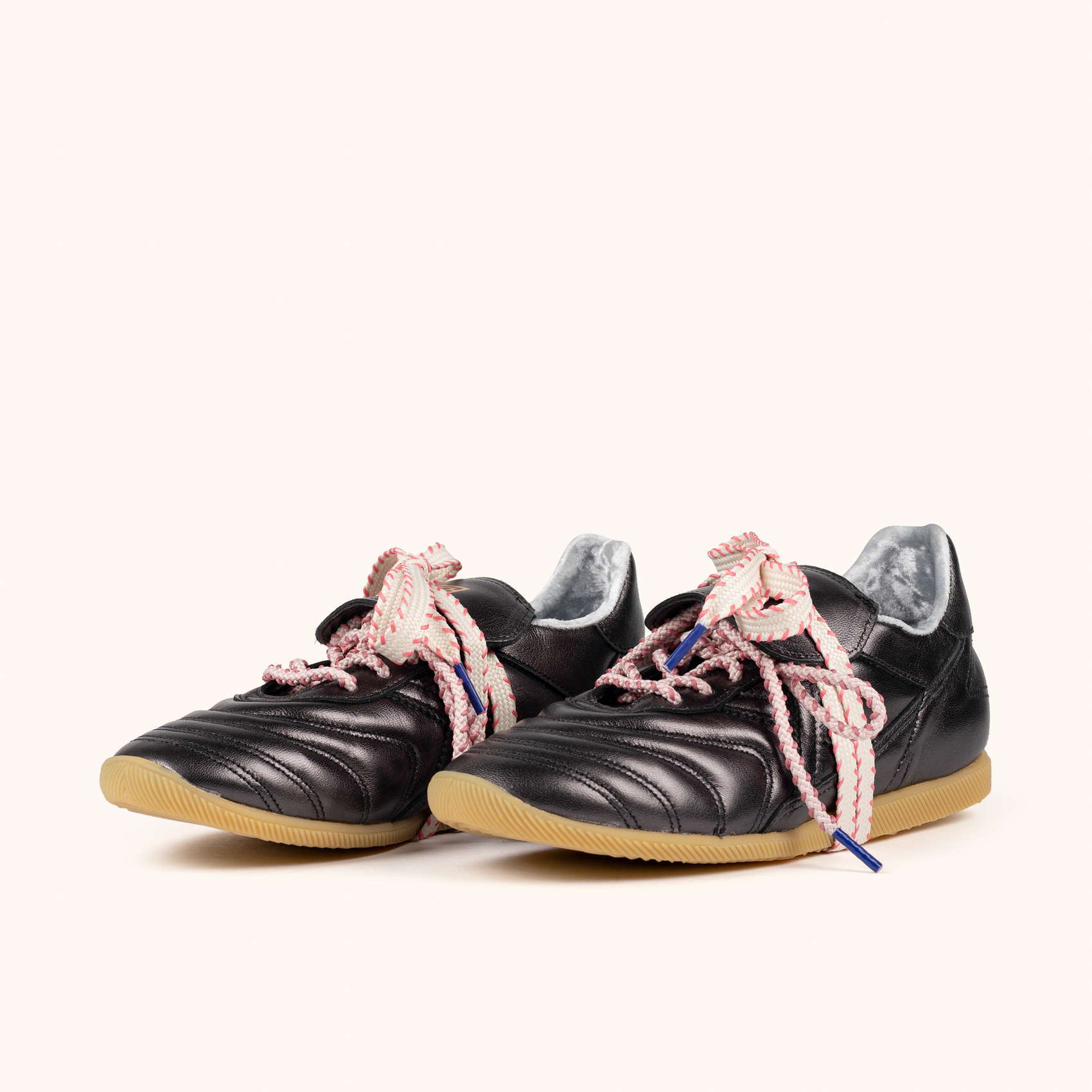 Sneakers de Estilo Fútbol Retro-Futuro en Piel Negra Metalizada MUNICH MUNDIAL STRADA METAL 17