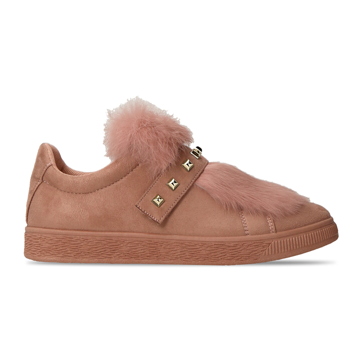 Zapatillas deportivas rosas nude slip-on con detalles de peluche sintético y tachuelas