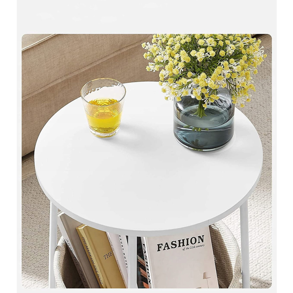 Tavolino da caffè rotondo bianco con cesto portaoggetti beige