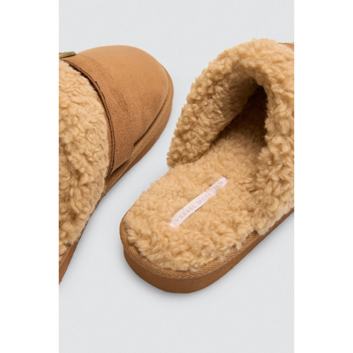 Pantofole da casa con fibbia e pelle di pecora