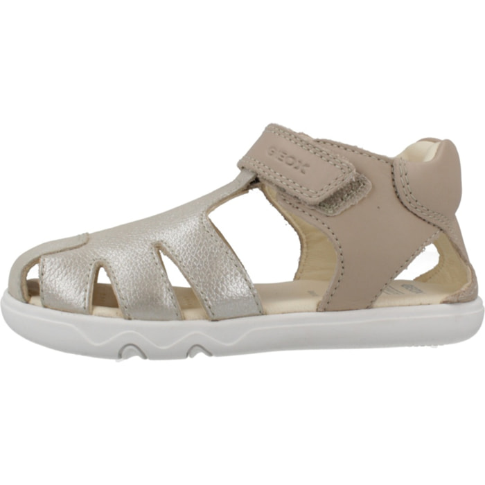 Sandalias Niña de la marca GEOX  modelo B SANDAL STEPPIEUP ORO