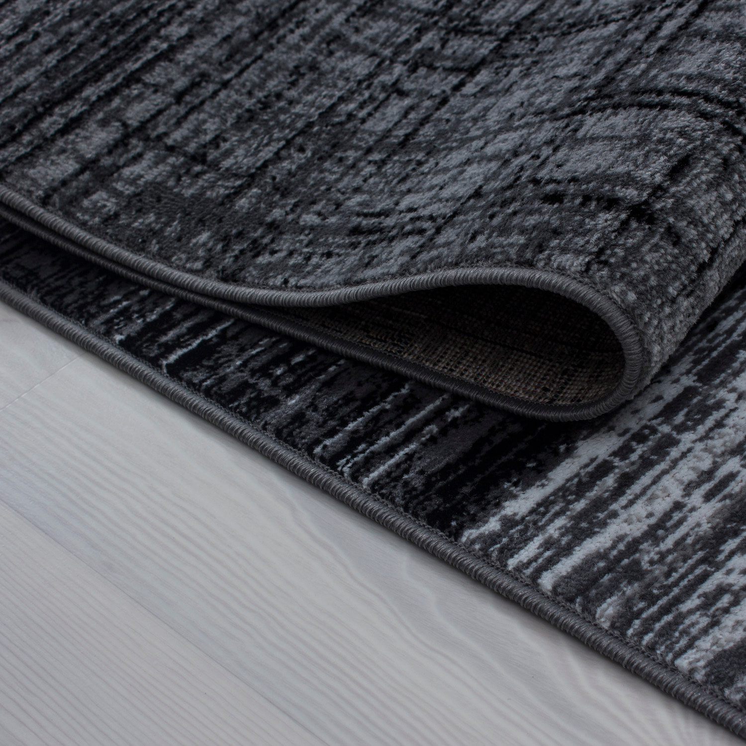 PLUS - Tapis à poils courts géométrique noir - PLU8001NOI