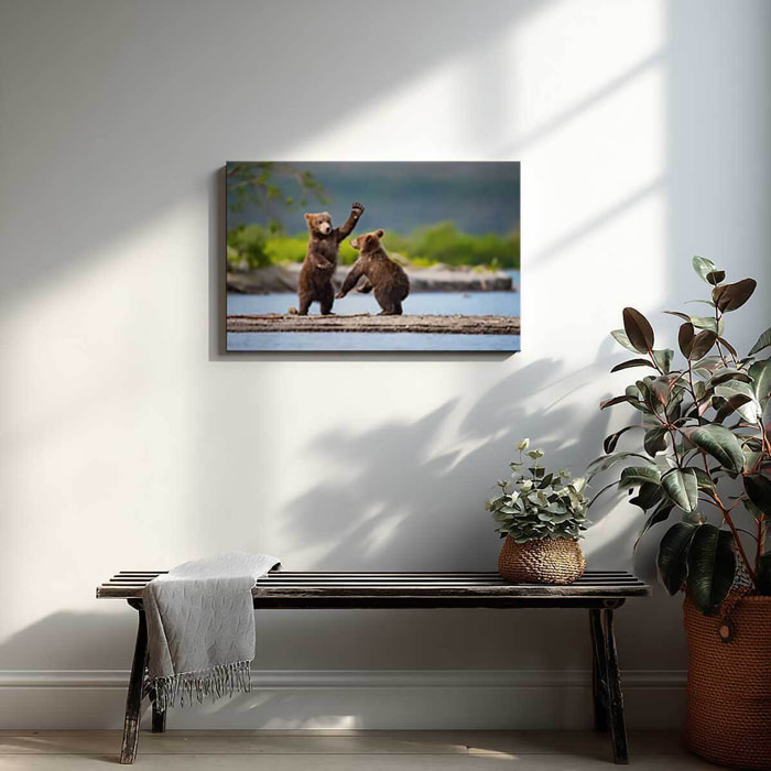 Tableau oursons bruns jouant au bord de l’eau Toile imprimée