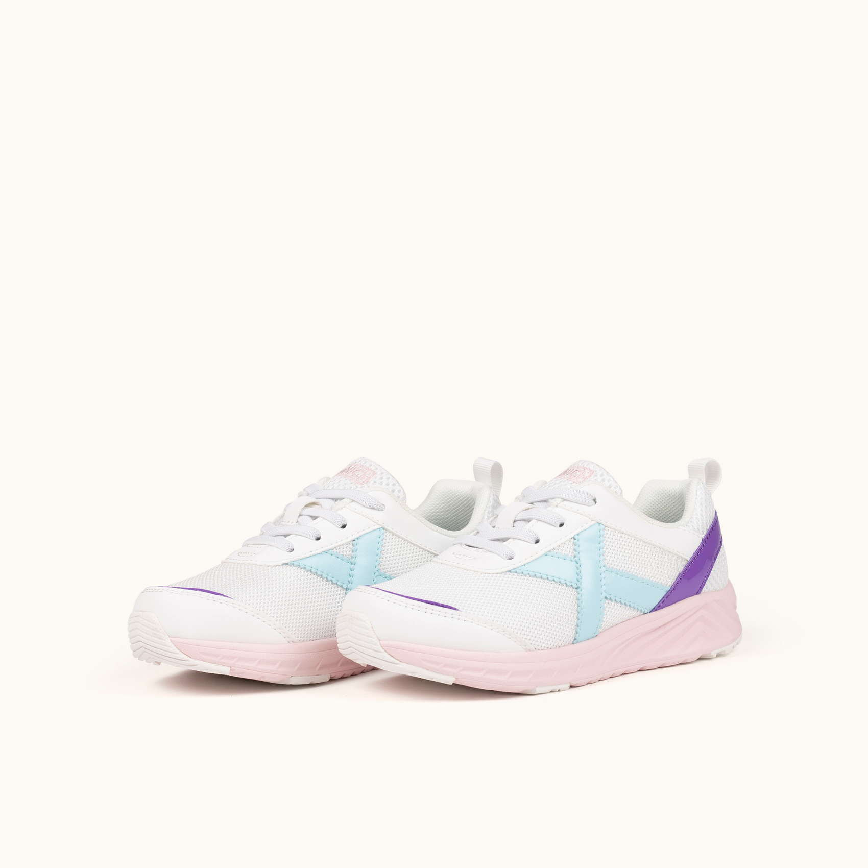 Zapatilla Infantil Deportiva Blanca con Detalles Pastel MUNICH FUN KID 09