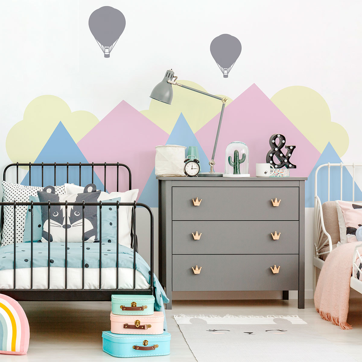 Stickers muraux enfants - Décoration chambre bébé - Autocollant Sticker mural géant enfant montagnes scandinaves GÖTEBORG