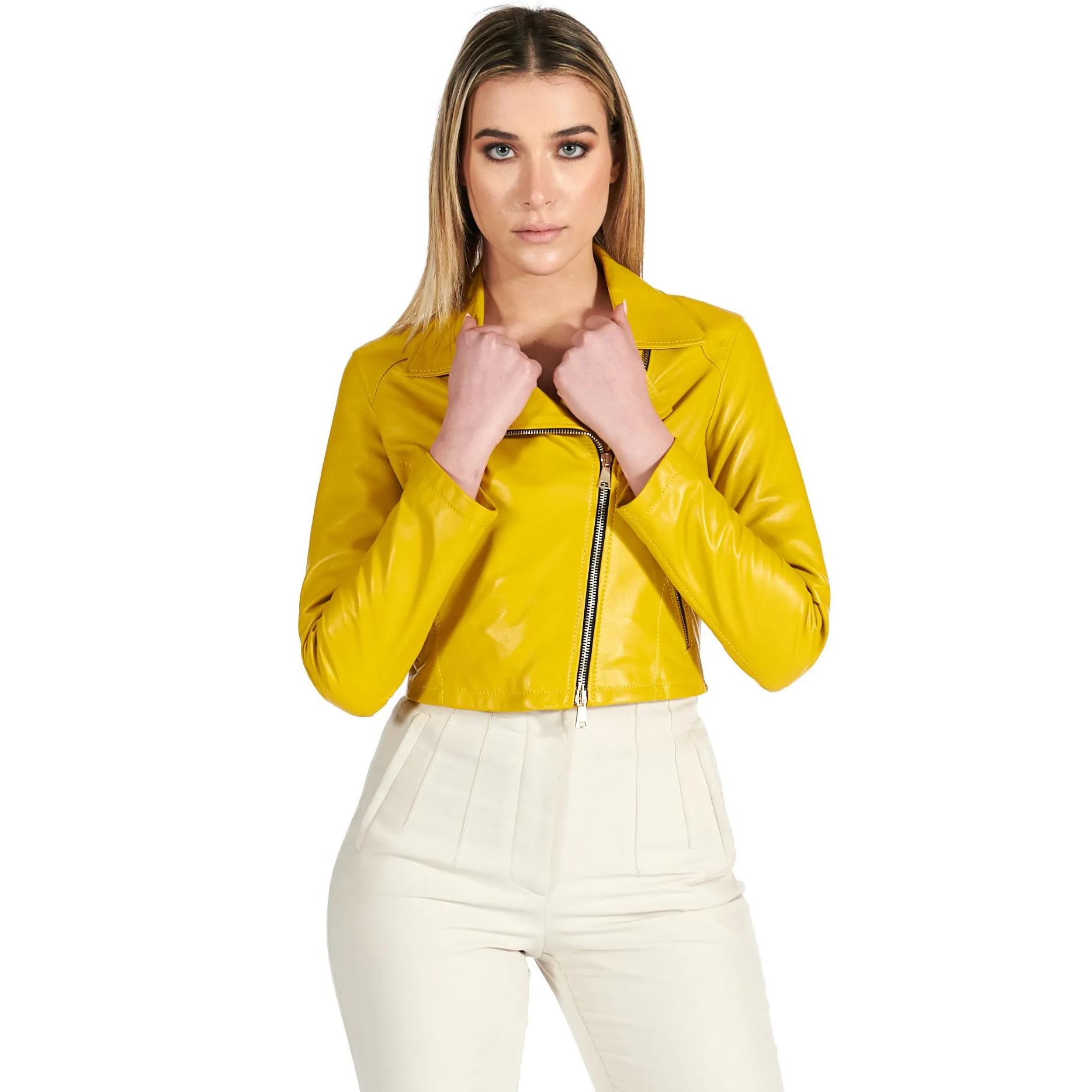 Giacca corta in pelle giallo stile chiodo