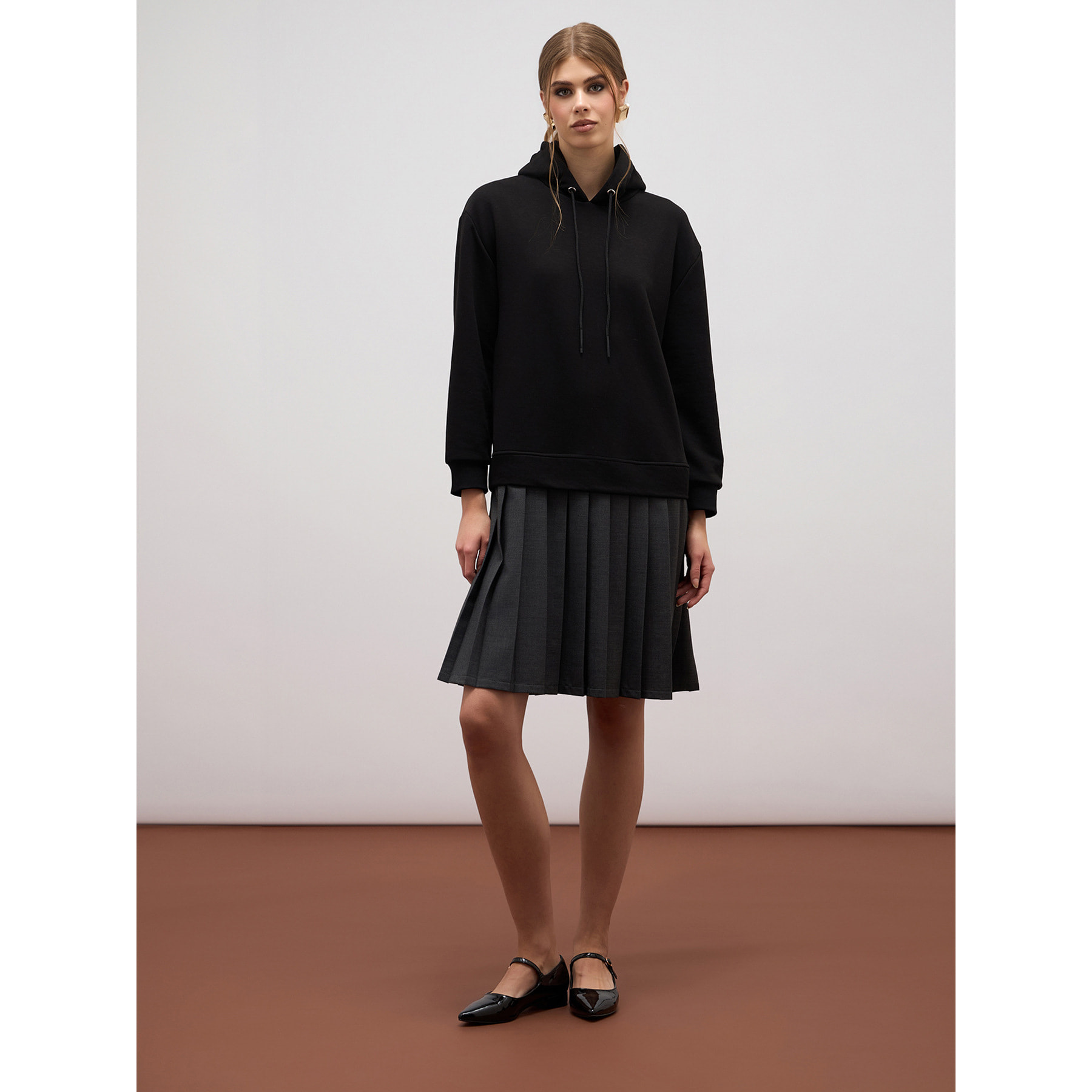 Oltre - Sweatshirt dress and pleated skirt - Negro