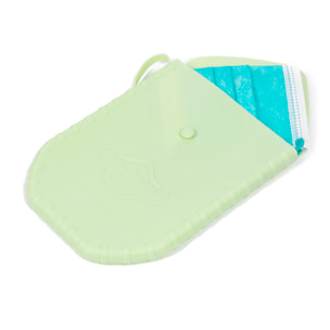 Porta mascarillas higiénico de silicona flexible.