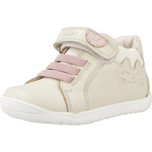 Zapatos Niña de la marca GEOX  modelo B MACCHIA GIRL Beige